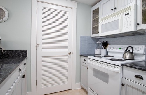 Baytowne Wharf Condo | Location! Baytowne Wharf 1BR Unit w/Balcony, Pool, Hot Tub, Tram, Beach, Gym