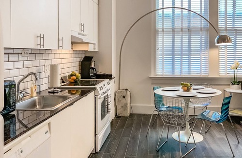 Central Business District Condo | Location Location Location! Comfy Plush Modern Condo in The Center of Everything