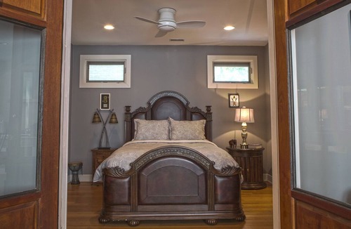 Hillsboro Village Apartment | Location! Within walking distance of restaurants, shops, Universities and more!