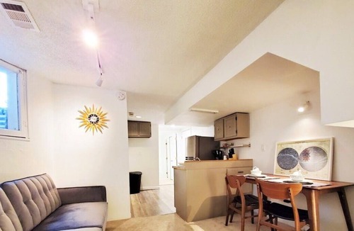 City Park Apartment | Loftium | Cute Suite In City Park with a Chic Full Kitchen