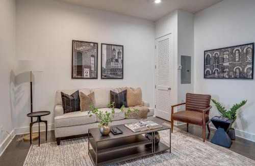 Midtown House | Lofts At 30th-Two Beats-2 Units-Mins to Broadway