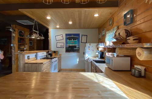 Elephant Butte House | Log Cabin at the lake