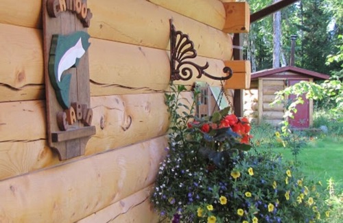 Fairbanks Cabin | LOG CABIN on the beautiful Chena River! Sleeps 4* AURORA viewing