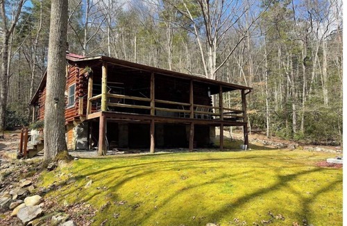 Hot Springs House | Log Cabin - private - w/running creek - 1mile from downtown Hot Springs