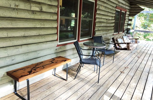 Cedar Mountain Apartment | Log Cabin Suite1-RideIn RideOut