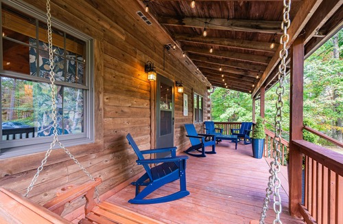 Hico Cabin | Log Cabin w/Hot Tub, Game Room-10 min to NRG