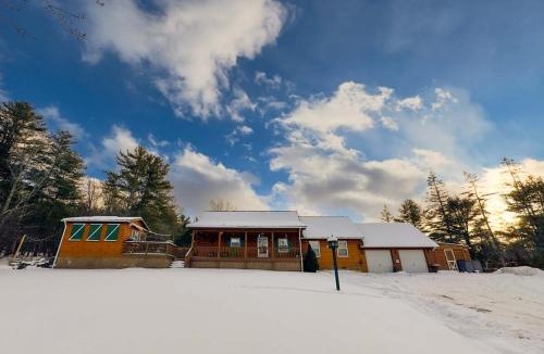 Maplecrest House | Log Home w Mountain Views Near Windham & Hunter Ski Resorts
