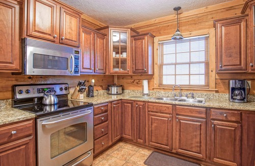 Snowshoe House | Loggers Run #7: 5 Bedrooms, 3.5 Bath: Slope Side. Overlooks The Ski Trail !