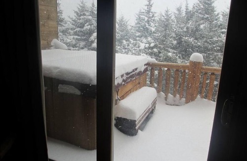 Snowshoe House | Loggers Run - True Ski-in/Out Sleeps 14 Hot Tub & Garage