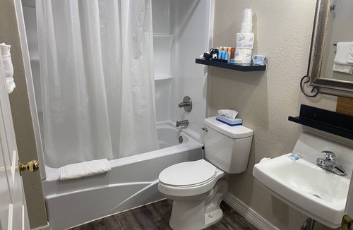 Pilot Point House | Lone Star Lodge and Marina
