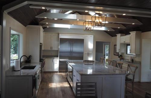 Sister Lakes House | Lorlee - A Large And Luxurious Lakefront Cottage!