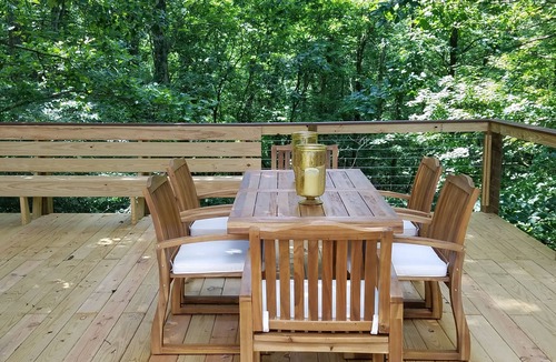 Mathias Cottage | Lost River WV-Relaxing 3br/2bath farmhouse-dog friendly- treetop deck-workspace