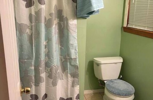 Copiague Apartment | Lovely 1-Bedroom Apt With King Bed, 55” Smart Tv.