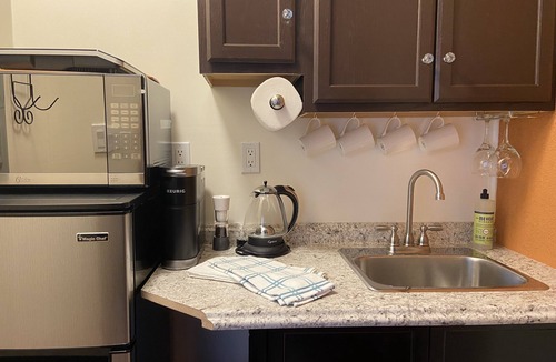 Corrales Apartment | Lovely 1 br, sitting room and kitchenette on an acre. Visiting for the holidays?