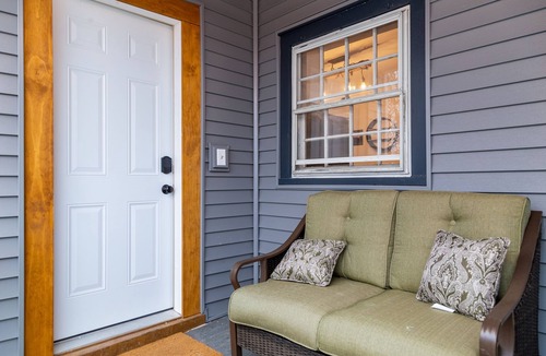 Lewisburg Apartment | Lovely 2 BR apt, free parking, downtown Lewisburg