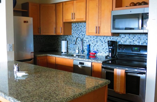 Downtown Denver Condo | LOVELY STUDIO WITH A POOL AND A VIEW IN THE VERY HEART OF DENVER WALK EVERYWHERE
