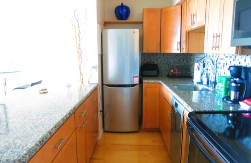 Downtown Denver Condo | LOVELY STUDIO WITH A POOL AND A VIEW IN THE VERY HEART OF DENVER WALK EVERYWHERE