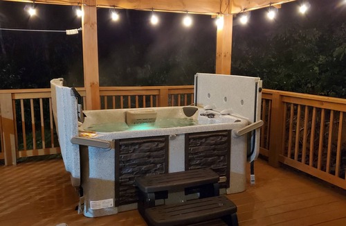 Gatlinburg - Pigeon Forge Cabin | LOW LOW rates for Sept. Come and enjoy the cabin in the mtns at a GREAT Rate