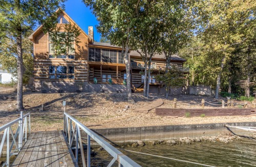 Roach House | LOZ Family Fun Lakefront Vacation Log Home #8 , 6500sf, 5bd, loft, 4 bath
