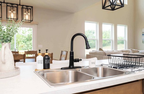 Walton House | Lunar Haven – Gorgeous 5 BDR
