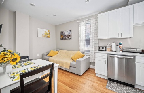 North End Apartment | Lux 1st floor 3brm/1bath North End