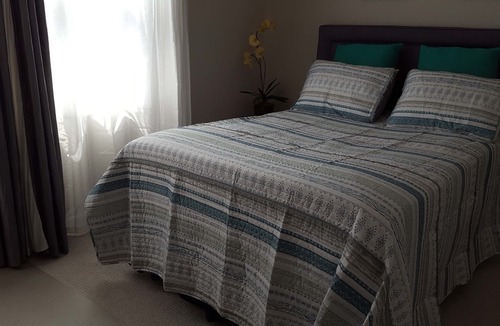 Berryessa Condo | Lux Bedroom in North San Jose 北聖何西單獨浴室的寬敞整洁大臥室