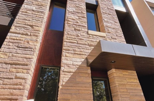 Civic Center House | Luxe 4 Bed/5bath w/parking. Walk to Capitol, Convention Center, museums & shops!