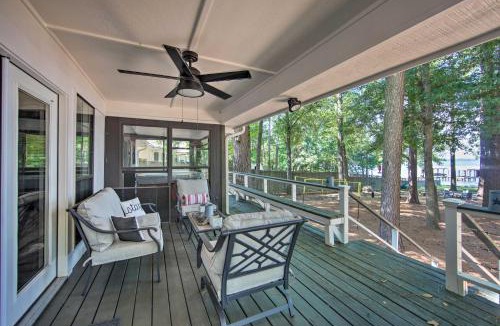 Flint House | Luxe Lakehouse with Sunset Views on Lake Palestine!