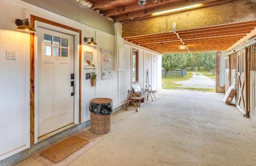 Lebanon Apartment | Luxe Stable Suite Farm Stay in Lebanon!