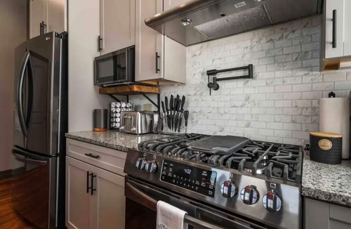 Downtown Toledo Apartment | Luxurious 3-bedroom Loft with amazing views, in Downtown Toledo