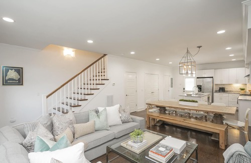 Buena Vista House | Luxurious Downtown Home w/HUGE Rooftop! 1.5m to Broadway!