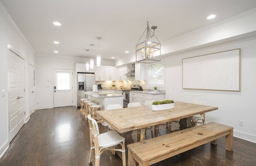 Buena Vista House | Luxurious Downtown Home w/HUGE Rooftop! 1.5m to Broadway!