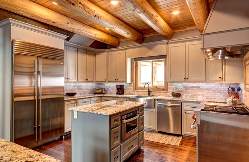 Breckenridge House | Luxurious Log Cabin Five minutes from Breckenridge Ski Slopes - 4 Master Suites!