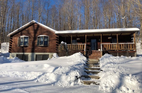 Hartwick House | Luxurious Log Home - 42 North Is Your Cooperstown Home Away