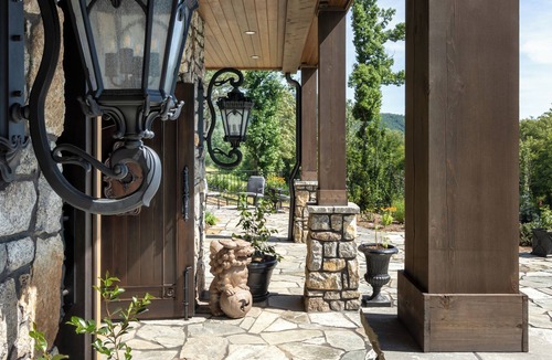 Fletcher House | Luxurious Old World Two Bdrm Chalet on Equestrian Estate minutes from Asheville