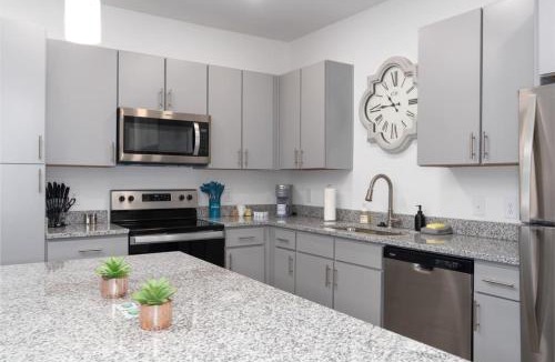 Pelham Apartment | Luxury 1 BR near Oak Mt State Park