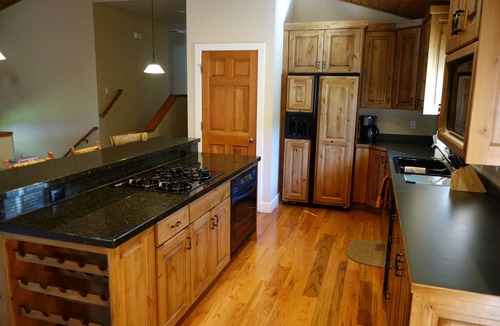 North Park City House | Luxury 4BR Twinhome Sleeps 12. Near ski resorts & bus. 3000 sq ft,
