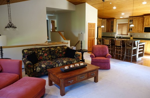 North Park City House | Luxury 4BR Twinhome Sleeps 12. Near ski resorts & bus. 3000 sq ft,