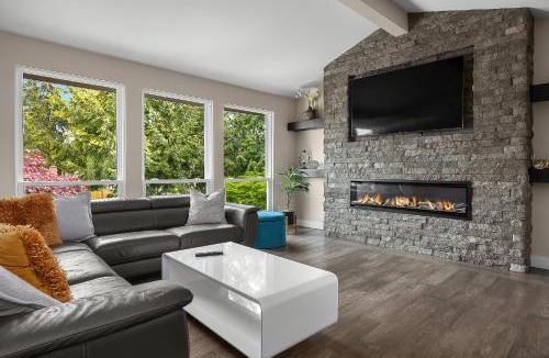 Edmonds Villa | Luxury 5 beds Villa with Heated Pool & Resort Amenities