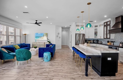 Bradenton Beach House | Luxury 7 Bedroom Home! Beach views, Private Pool, Spa, and Rooftop Deck!