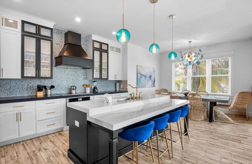 Bradenton Beach House | Luxury 7 Bedroom Home! Beach views, Private Pool, Spa, and Rooftop Deck!