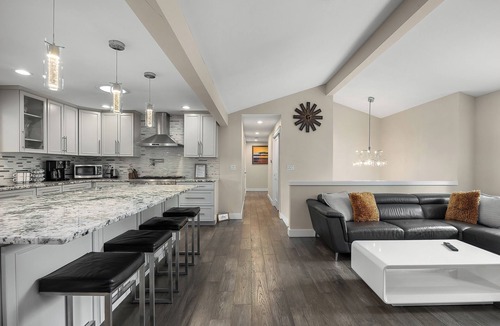 Edmonds Villa | Luxury 8 beds Villa with Private Heated Pool & Resort Amenities