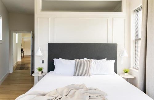 Hillsboro Village House | Luxury by Music Row Belmont Vanderbilt FREE Parking
