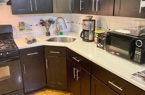East Norwich House | Luxury Condo Apt. for 4: Persons: w/ Pvt. Entrance