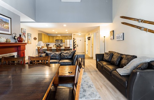 North Park City Condo | Luxury Condo Steps to Park City Mountain Resort! Heated Pool & Hot Tub -Snowblaze 309