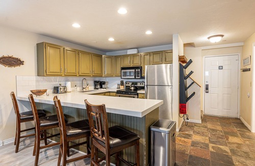 North Park City Condo | Luxury Condo Steps to Park City Mountain Resort! Heated Pool & Hot Tub -Snowblaze 309