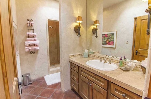 Casas de San Juan House | Luxury Guesthouse w Views, Private Sauna & Hot Tub- 30 day minimum.