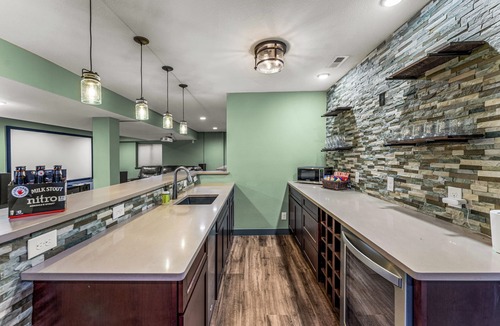 Scenic Heights House | Luxury Home/Hot Tub/Theater/4,500 Sq. Ft./Near Olde Town Arvada