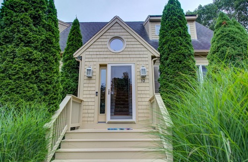 West Hyannisport House | Luxury house 0.25 mi from Craigville Beach! Close to Iconic Hyannis!