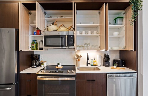 Pendleton Apartment | Luxury Living in OTR: 1-BR Oasis With Free Parking+Pool+Gym